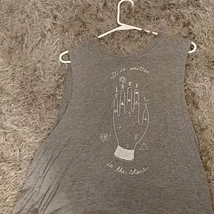 Palm reader muscle tank